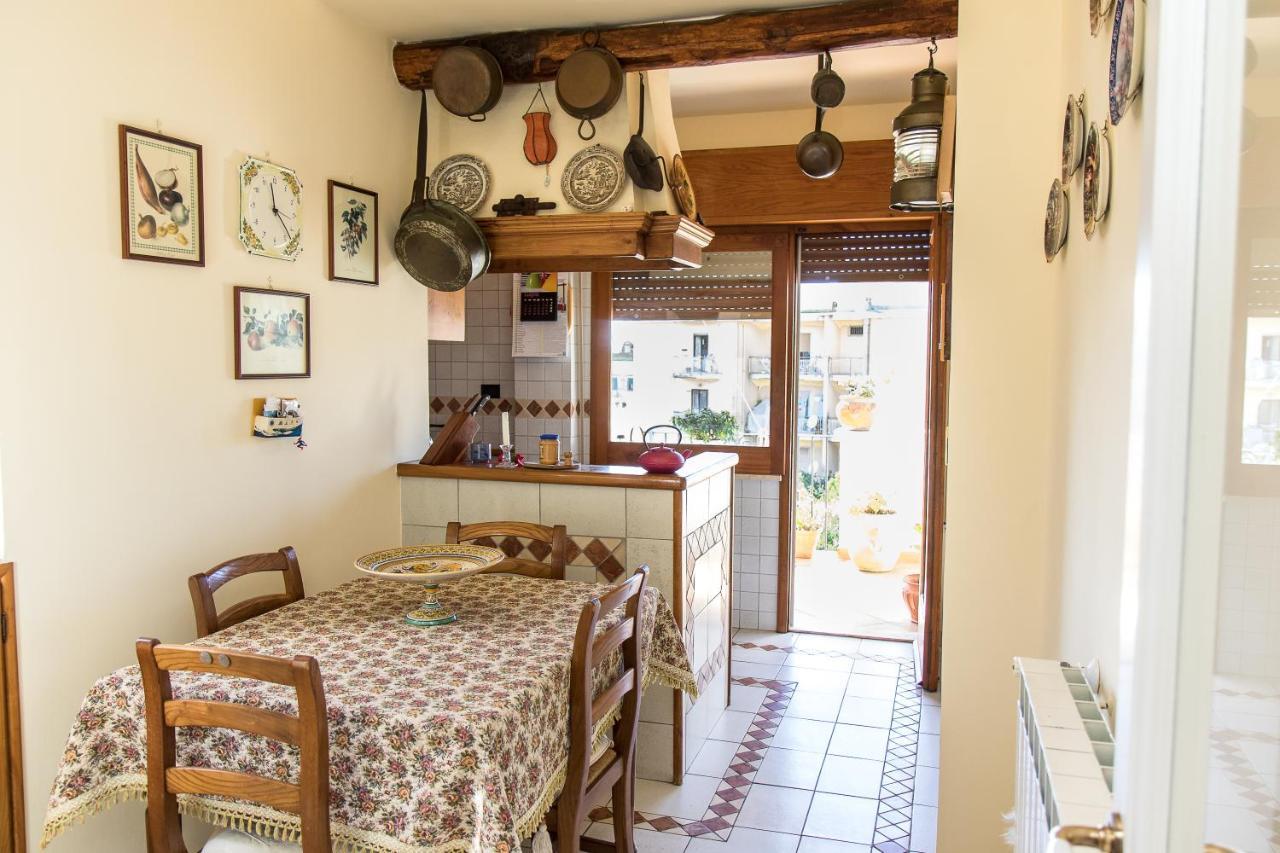 Capitano Nino Guest House Мета Экстерьер фото